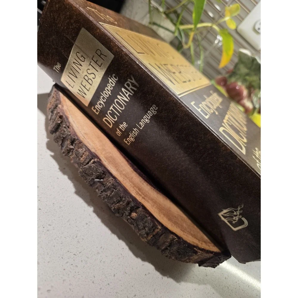 The Living Webster Encyclopedic Dictionary of the English Language 1981 VTG HC